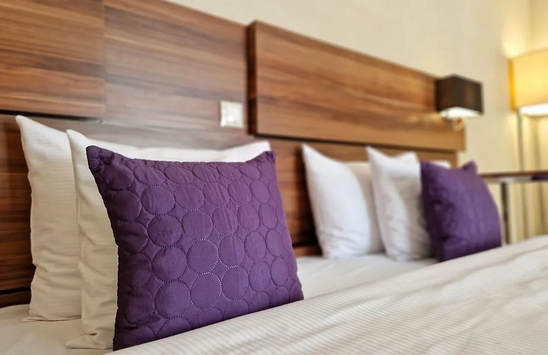 Warsaw Plaza Hotel-1